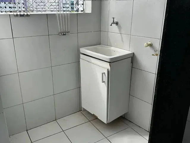 Imagem 3: Imóvel para Venda Possui 58 Metros Quadrados com 3 Quartos em Aflitos - Recife - Pe