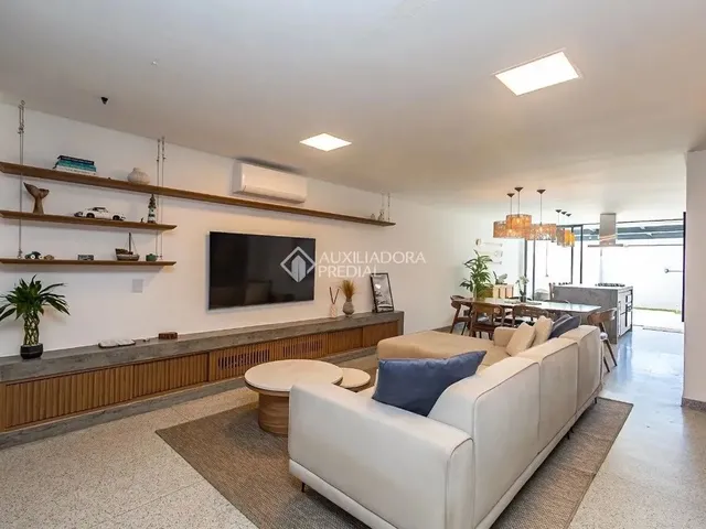 Imagem 12: Sobrado Moderno e Conceitual no Água Verde - Design, Conforto e Exclusividade