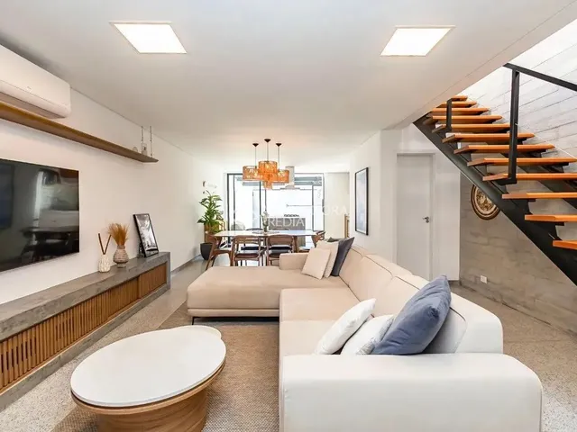 Imagem 13: Sobrado Moderno e Conceitual no Água Verde - Design, Conforto e Exclusividade