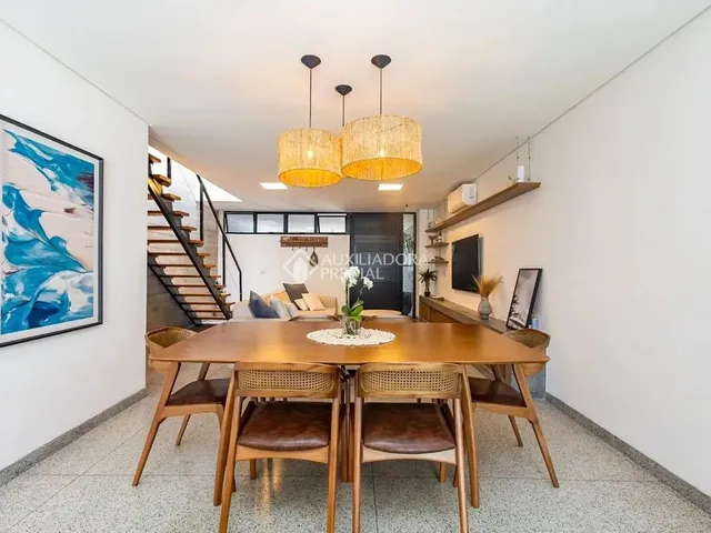 Imagem 10: Sobrado Moderno e Conceitual no Água Verde - Design, Conforto e Exclusividade