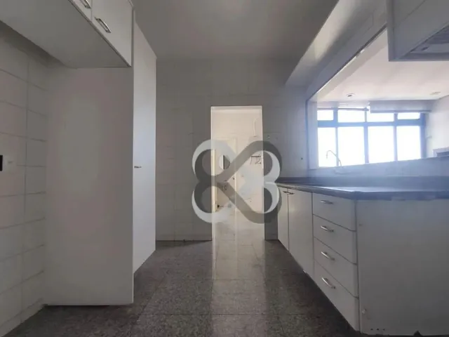 Imagem 8: Apartamento com 3 Dormitórios À Venda, 204 M² por R$ 1.175.000,00 - Centro