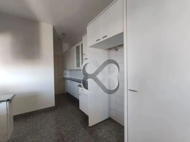 Imagem 2: Apartamento com 3 Dormitórios À Venda, 204 M² por R$ 1.175.000,00 - Centro
