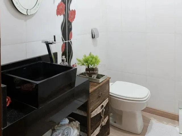 Imagem 6: Casa À Venda em Londrina, Royal Forest, com 3 Quartos, com 227 M², Condomínio Royal