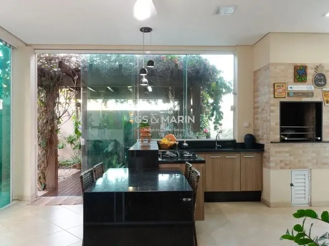 Imagem 10: Casa À Venda em Londrina, Royal Forest, com 3 Quartos, com 227 M², Condomínio Royal