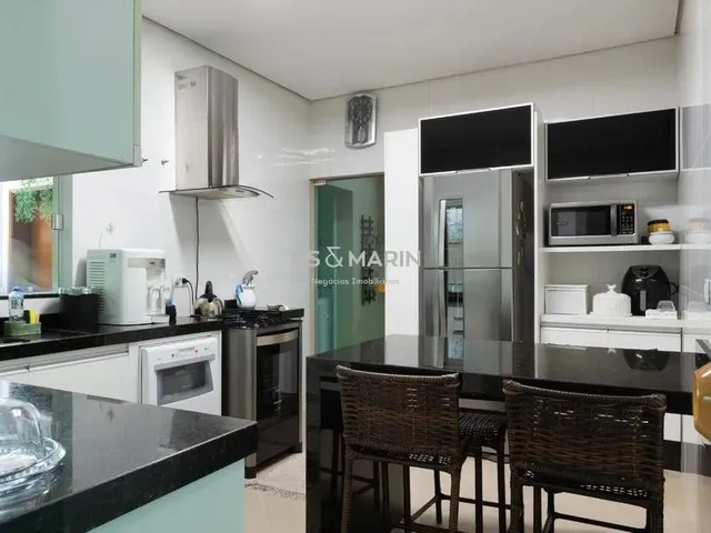 Imagem 8: Casa À Venda em Londrina, Royal Forest, com 3 Quartos, com 227 M², Condomínio Royal