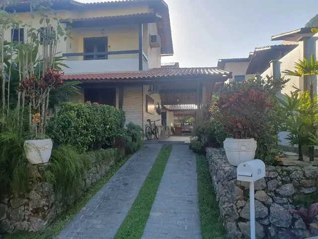 Imagem: Casa com 6 Dormitórios À Venda, 500 M²