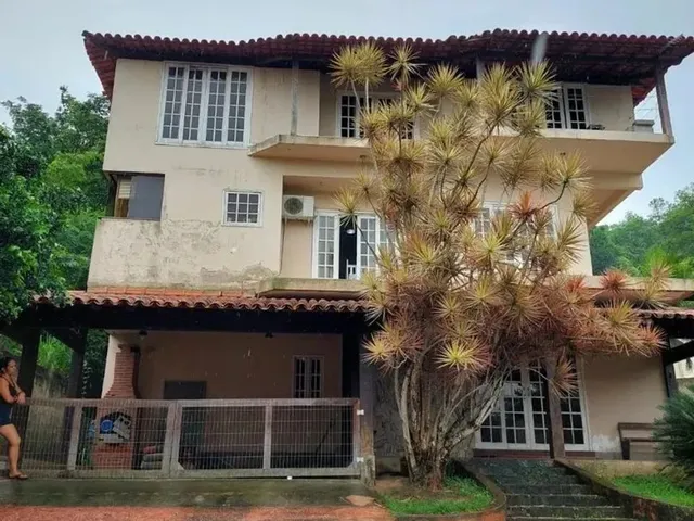 Imagem: Casa em Avenida General Atratino Côrtes