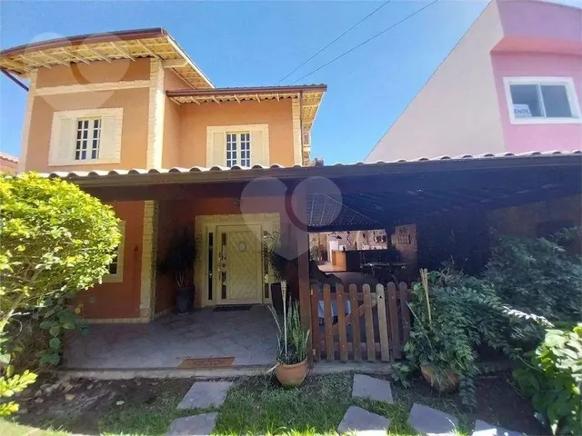 Imagem: Casa com 5 Dormitórios À Venda, 250 M²
