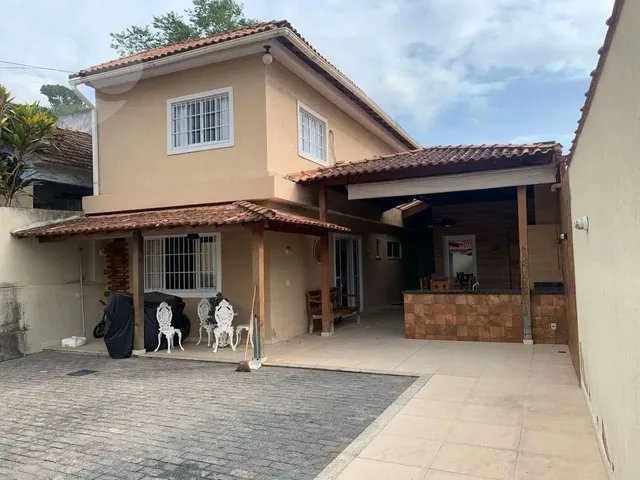 Imagem: Casa com 2 Dormitórios À Venda, 187 M²