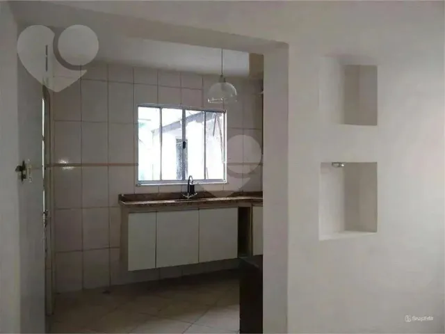 Imagem: A casa possui 4 Dormitórios, 4 Banheiros, 4 Vagas na