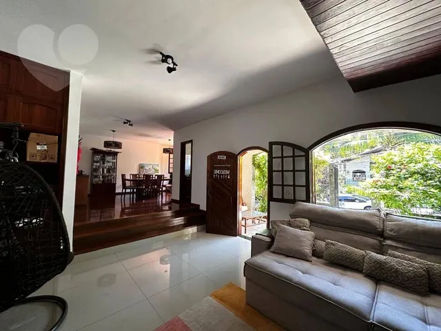 Imagem: Casa em Rua Fechada