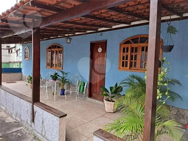 Imagem: Casa com 4 Dormitórios À Venda, 137 M²