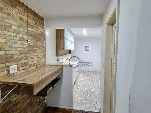 Imagem: O apartamento possui 2 Dormitórios, 1 Banheiro, 1 Vaga na