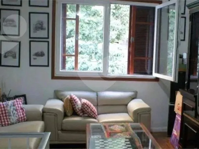 Imagem: Casa com 4 Dormitórios À Venda, 198 M²