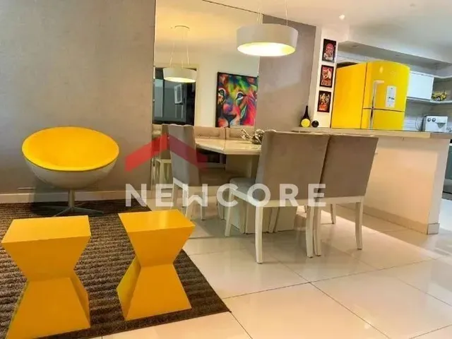 Imagem: Casa de Condomínio em Rua Eunice Linton