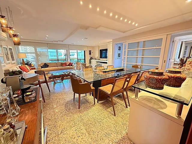 Imagem: O apartamento possui 4 Dormitórios, 2 Suítes, 5