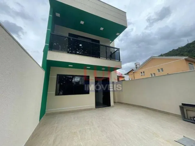 Imagem: A casa possui 3 Dormitórios, 3 Suítes, 5 Banheiros, 2