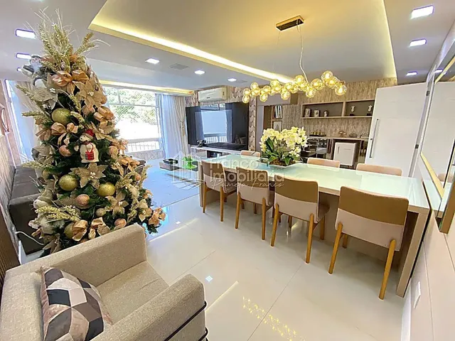 Imagem: O apartamento possui 4 Dormitórios, 1 Suíte, 4 Banheiros,