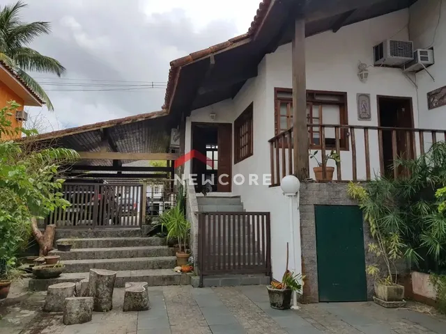 Imagem: Casa de Condomínio em Avenida Professor