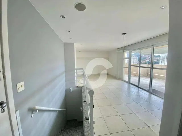 Imagem: Cobertura com 3 Dormitórios À Venda, 153