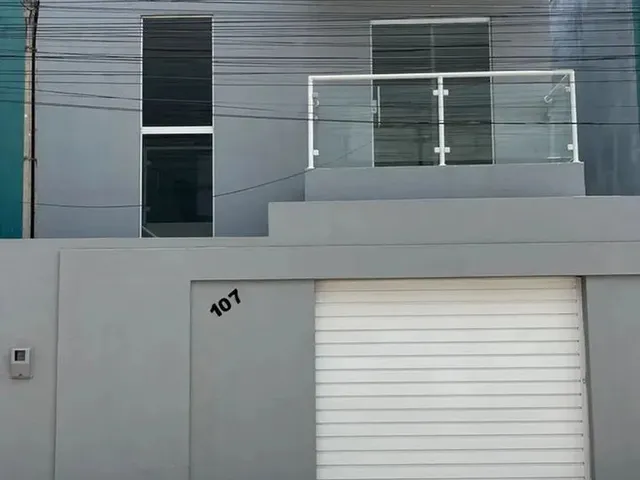 Imagem: A casa possui 3 Dormitórios, 1 Suíte, 2 Banheiros, 1 Vaga