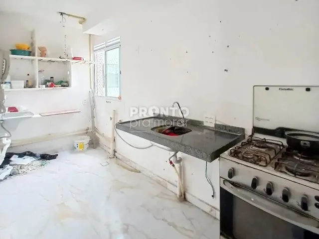Imagem: A casa possui 3 Dormitórios, 2 Banheiros, 2 Vagas na