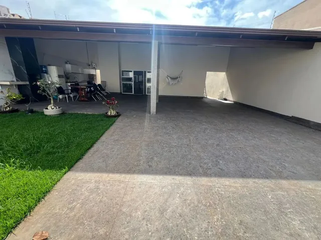 Imagem: Casa Térrea Alto Padrão 3 Quartos - Quadra