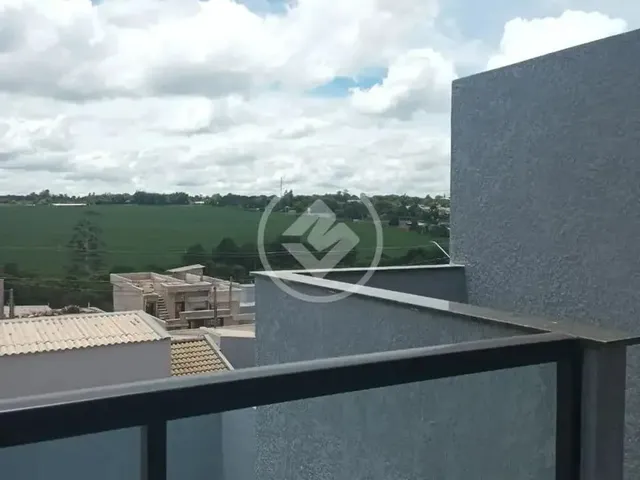 Imagem 2: Sobrado À Venda no Bairro Floresta em Cascavel com 2 Suites e 1 Quarto, Piscina e 2