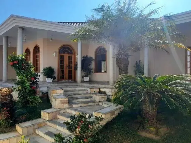 Imagem: Casa para Aluguel, 4 Quartos, 1 Suíte