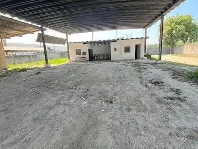 Imagem: O depósito possui 5 Vagas na garagem, 450m² de Área e