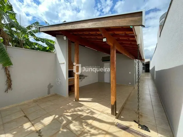 Imagem: Casa À Venda, 3 Quartos, 1 Suíte, 2 Vagas