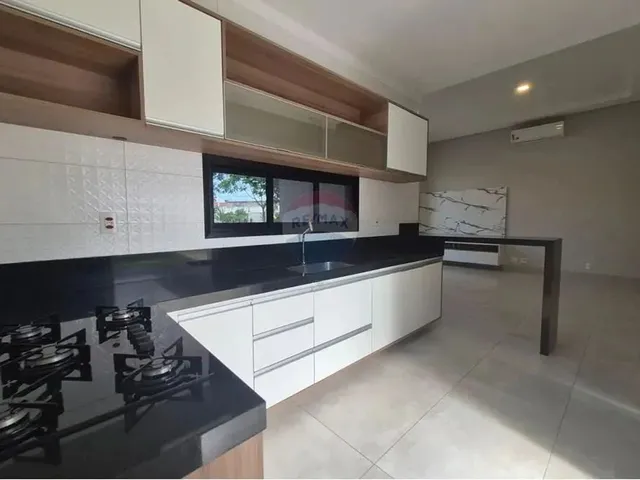 Imagem: Casa a Venda com 3 Quartos Suítes, Terras