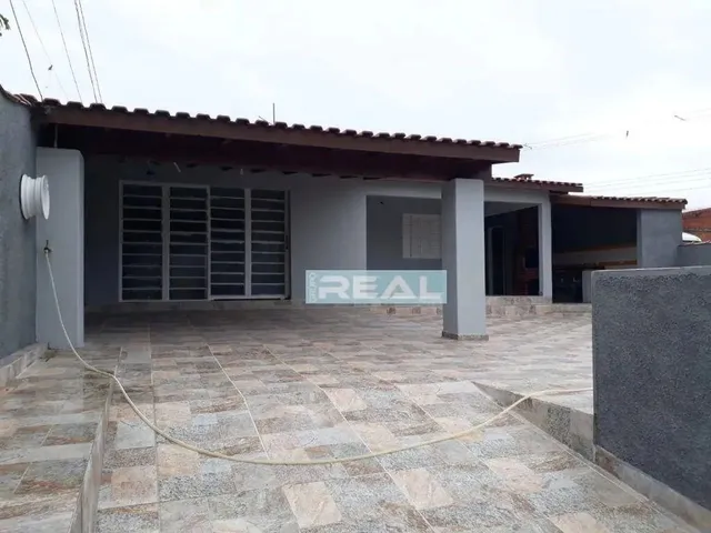 Imagem: Casa com 3 Dormitórios e Piscina, 170 M²