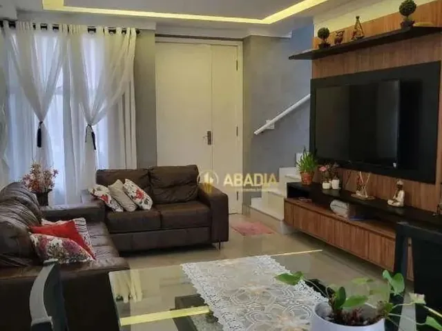 Imagem: A casa possui 3 Dormitórios, 3 Suítes, 4 Banheiros, 4