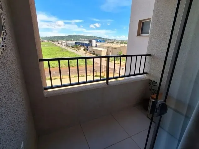 Imagem 3: Apartamento de 2 Quartos com Suite Rico em Armários no Parque Oeste Industrial