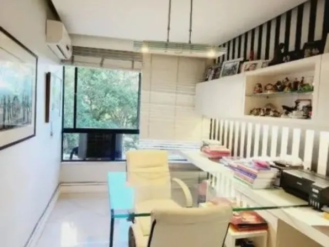 Imagem 4: VENDO apto 127m²- Corredor da Vitoria, 3/4 e 1 suíte, sala ampla, 2 banheiros, cozinha