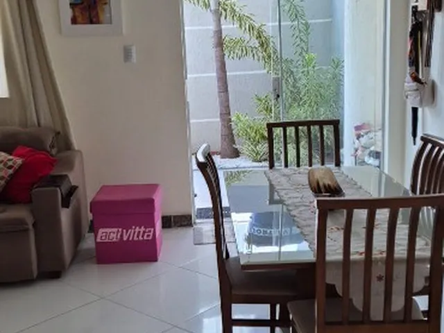 Imagem 2: VENDO Casa Praia do Flamengo com 200m², 4/4 com suítes, sala ampla, lavabo, cozinha