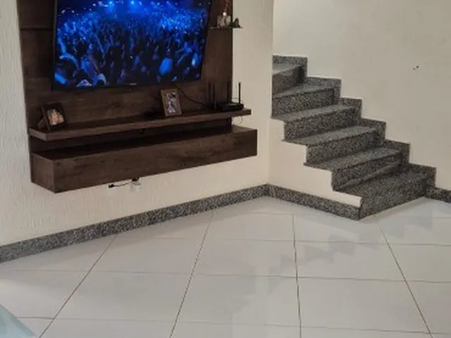 Imagem 6: VENDO Casa Praia do Flamengo com 200m², 4/4 com suítes, sala ampla, lavabo, cozinha