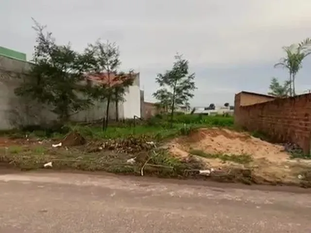 Imagem: O terreno possui 300m² de Área e está localizado em Linha