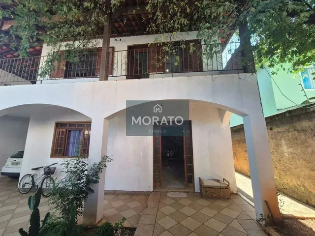 Imagem 15: Casa com 3 Quartos Sendo 2 Suítes com 5 Vagas de Garagem no Bairro santa Terezinha
