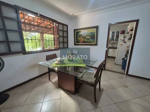 Imagem 5: Casa com 3 Quartos Sendo 2 Suítes com 5 Vagas de Garagem no Bairro santa Terezinha