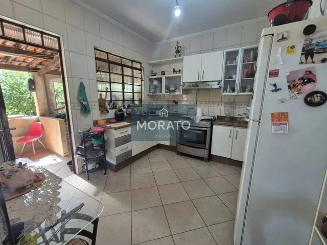 Imagem 11: Casa com 3 Quartos Sendo 2 Suítes com 5 Vagas de Garagem no Bairro santa Terezinha