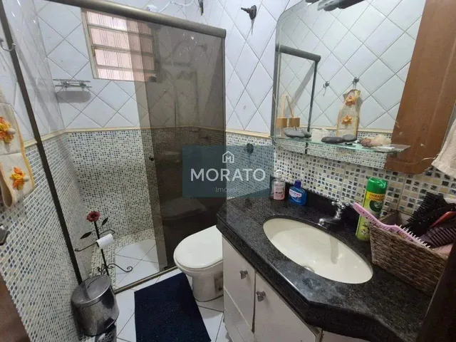 Imagem 14: Casa com 3 Quartos Sendo 2 Suítes com 5 Vagas de Garagem no Bairro santa Terezinha