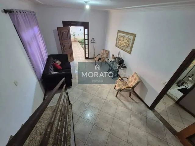 Imagem 16: Casa com 3 Quartos Sendo 2 Suítes com 5 Vagas de Garagem no Bairro santa Terezinha
