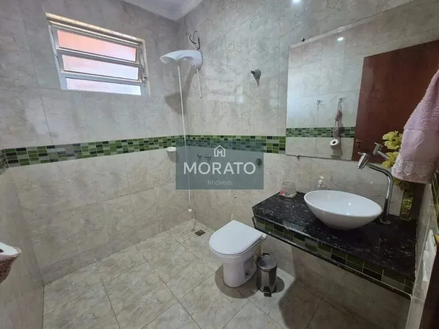 Imagem 6: Casa com 3 Quartos Sendo 2 Suítes com 5 Vagas de Garagem no Bairro santa Terezinha