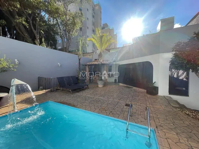 Imagem: Casa À Venda, 4 Quartos, 2 Suítes, 4 Vagas