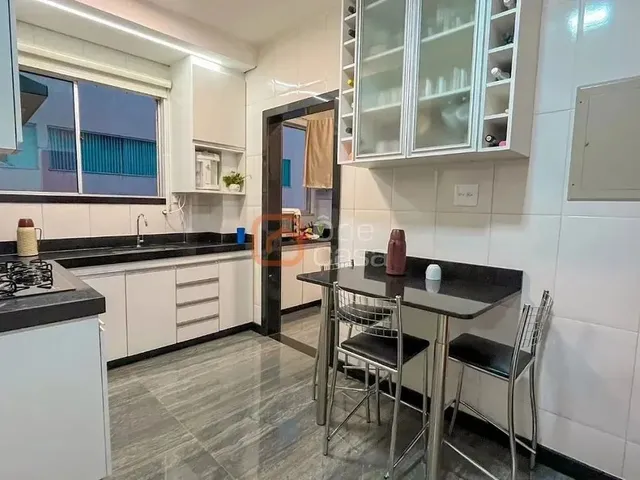 Imagem 2: Apartamento com 3 Quartos e Elevador À Venda no Castelo