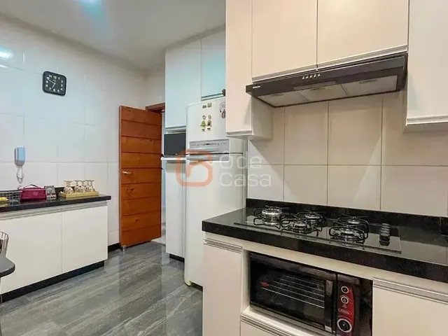 Imagem 5: Apartamento com 3 Quartos e Elevador À Venda no Castelo