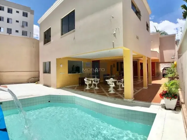 Imagem 4: Casa com 4 Quartos Sendo 1 Suíte com 5 Vagas de Garagem no Bairro Castelo