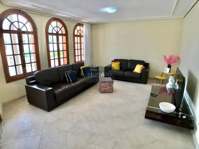 Imagem 5: Casa com 4 Quartos Sendo 1 Suíte com 5 Vagas de Garagem no Bairro Castelo